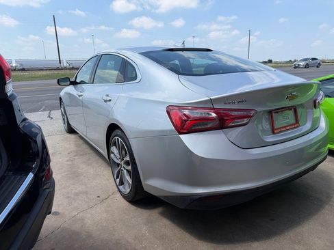 Used 2022 Chevrolet Malibu LT FWD image 14