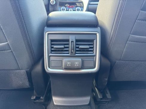 Used 2022 Subaru Forester Premium image 19