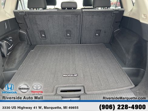 Used 2023 Nissan Rogue SV image 8