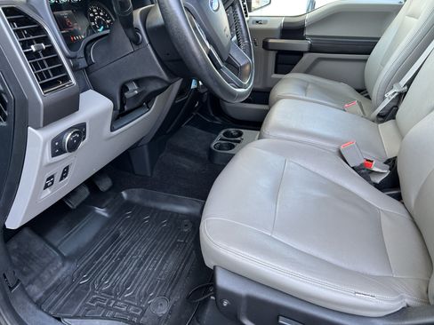Used 2019 Ford F150 4x4 SuperCrew image 14