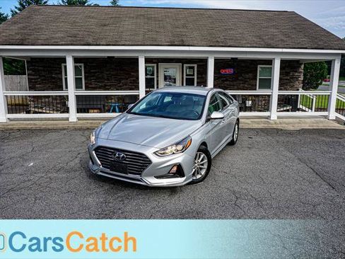 Used 2019 Hyundai Sonata SE w/ Cargo Package FWD image 2