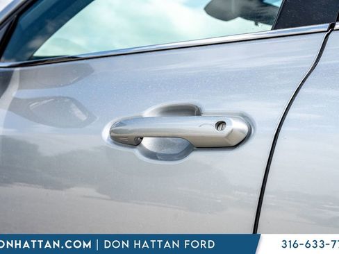 Used 2023 Toyota Highlander L FWD image 27