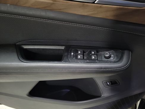 Used 2024 Volkswagen Atlas SE w/ Panoramic Sunroof Package image 24