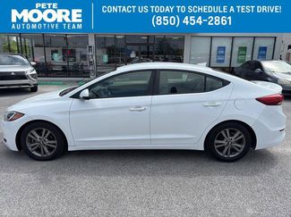 Used 2017 Hyundai Elantra SE video 1