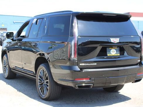 Used 2025 Cadillac Escalade Sport Platinum AWD/4WD image 3