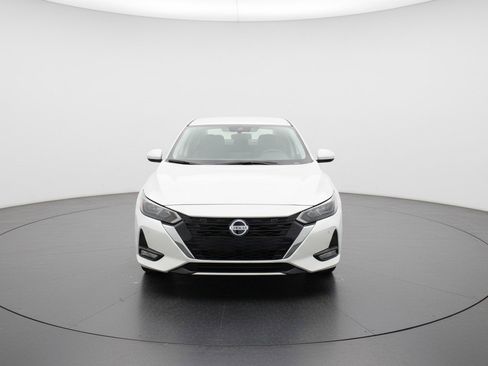 Used 2025 Nissan Sentra SV image 2
