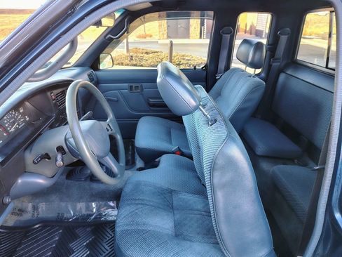 Used 1992 Toyota Pickup Deluxe image 13