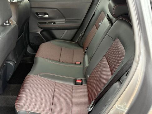 Certified 2025 Nissan Kicks SR image 9