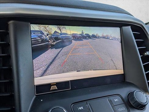 Used 2023 GMC Acadia SLT AWD/4WD image 13