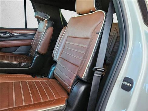 Used 2023 GMC Yukon Denali Ultimate image 18