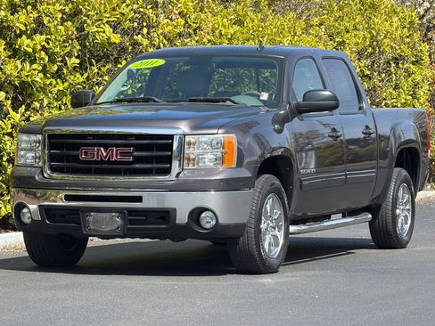 Used 2011 GMC Sierra 1500 SLT w/ SLT Convenience Package image 8