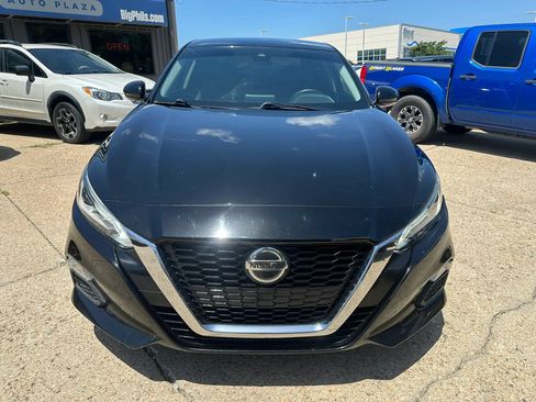 Used 2022 Nissan Altima 2.5 SV FWD image 2
