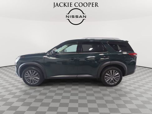 Used 2025 Nissan Pathfinder SL w/ SL Premium Package FWD image 8