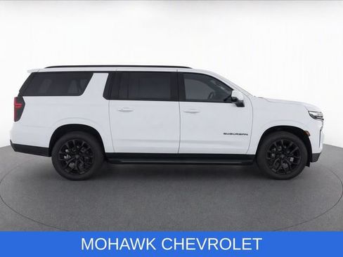 Used 2022 Chevrolet Suburban RST w/ Luxury Package AWD/4WD image 9