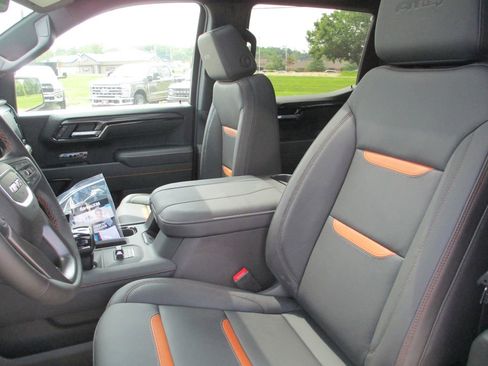 New 2026 GMC Sierra 1500 AT4 w/ AT4 Premium Package AWD/4WD image 14