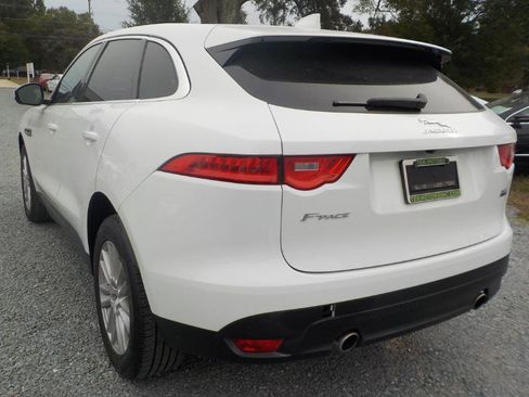Used 2019 Jaguar F-PACE Prestige image 3