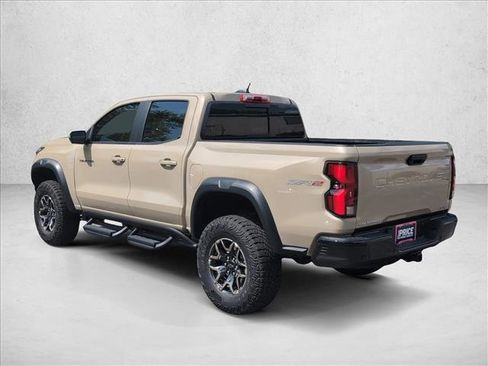 Used 2024 Chevrolet Colorado ZR2 w/ Technology Package AWD/4WD image 7