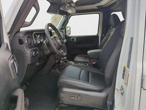 New 2025 Jeep Wrangler Unlimited Rubicon 392 image 4