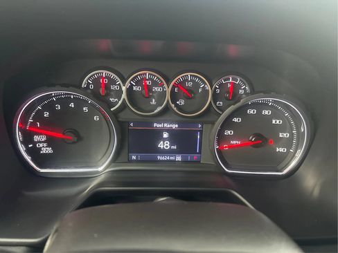Used 2021 Chevrolet Suburban Z71 w/ Z71 Signature Package AWD/4WD image 23