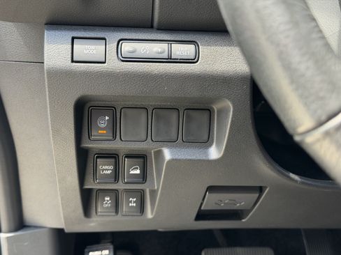 Used 2025 Nissan Frontier PRO-4X AWD/4WD image 23