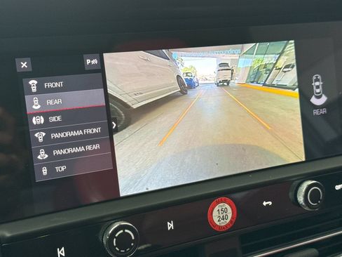 Certified 2023 Porsche Macan Turbo AWD/4WD image 21