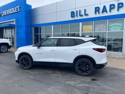 Used 2025 Chevrolet Blazer LT w/ Blazer LT Plus Package AWD/4WD image 2
