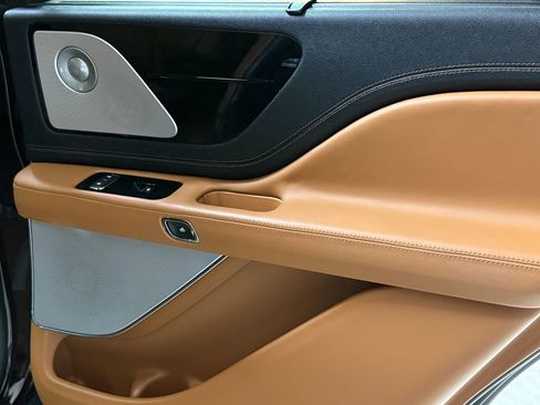 Used 2023 Lincoln Aviator Black Label image 49