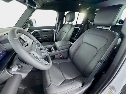 Used 2026 Land Rover Defender 110 X-Dynamic SE image 11