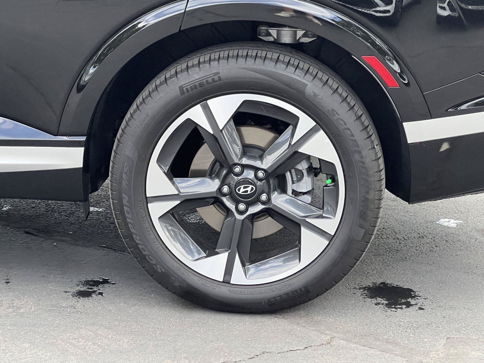 Certified 2026 Hyundai Palisade Limited AWD/4WD image 9