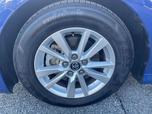 Used 2025 Toyota Camry LE image 29