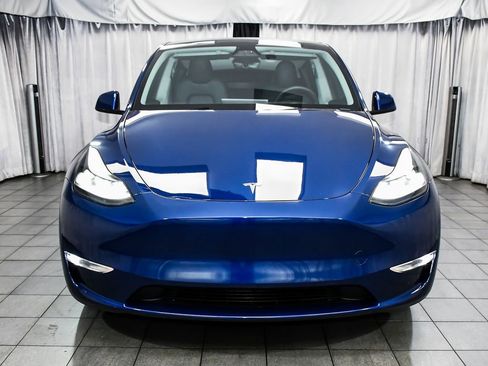 Used 2023 Tesla Model Y Performance AWD/4WD image 2