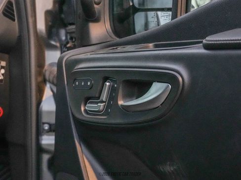 Used 2022 Mercedes-Benz Sprinter 2500 image 35