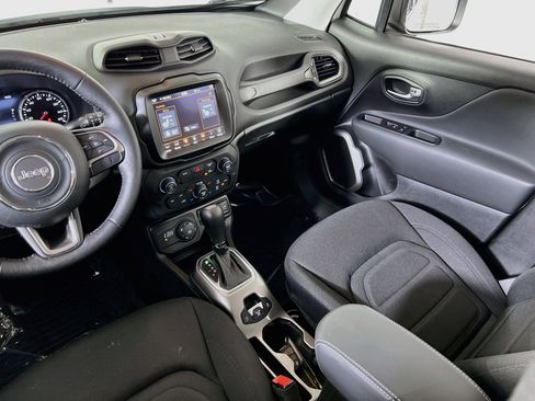 Used 2022 Jeep Renegade Latitude w/ Convenience Group AWD/4WD image 23