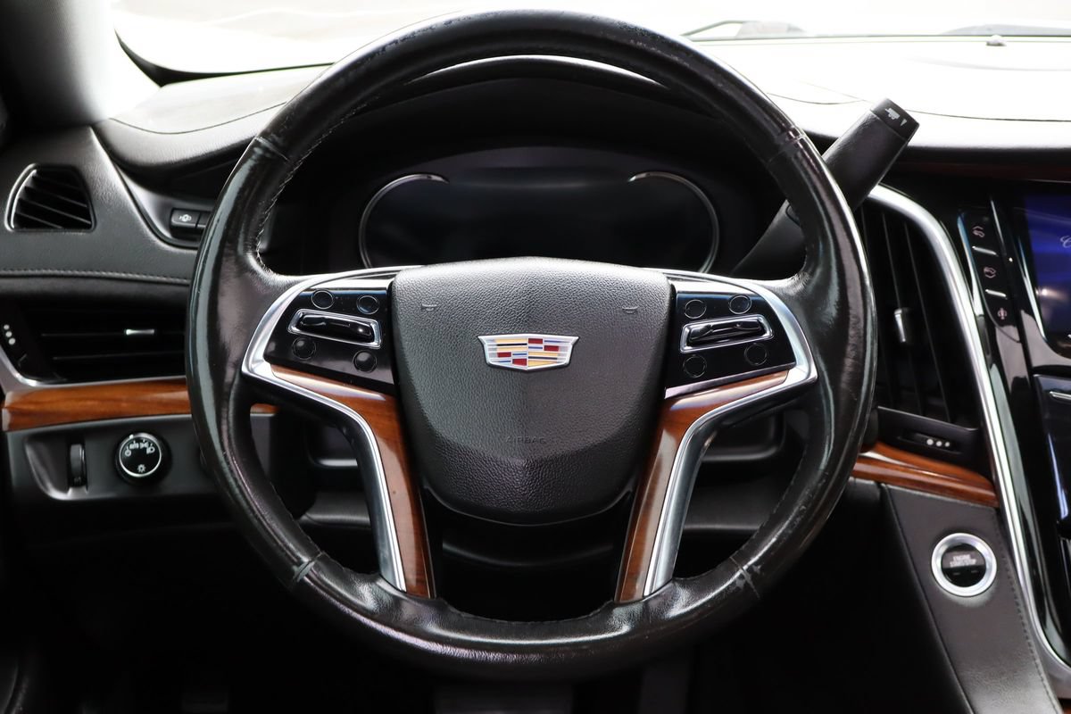 Used 2016 Cadillac Escalade Luxury AWD/4WD image 18