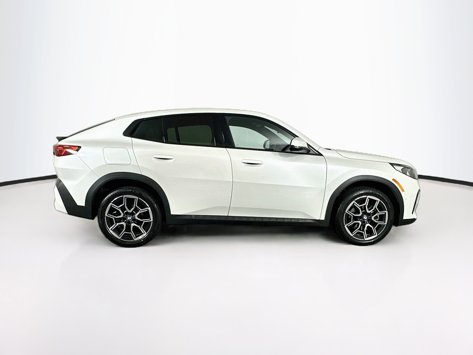 Used 2026 BMW X2 xDrive28i AWD/4WD image 10