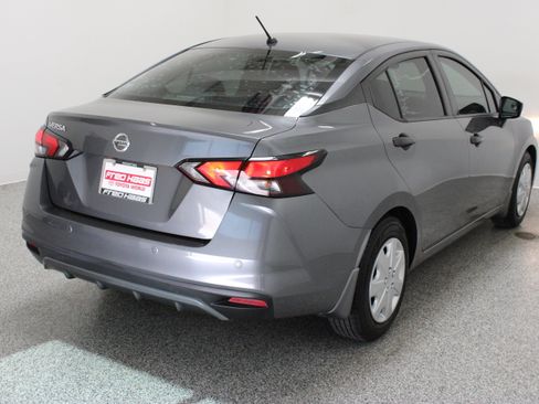 Used 2020 Nissan Versa S FWD image 7