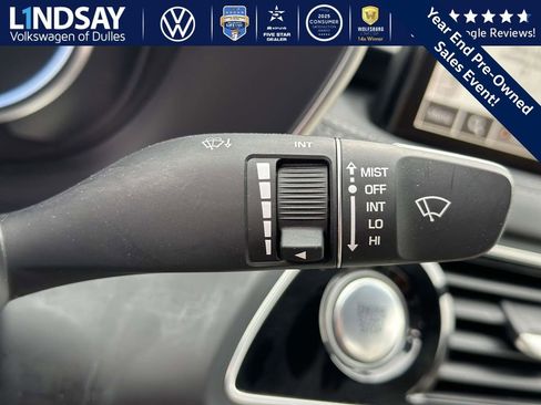 Used 2023 Genesis G70 2.0T image 23