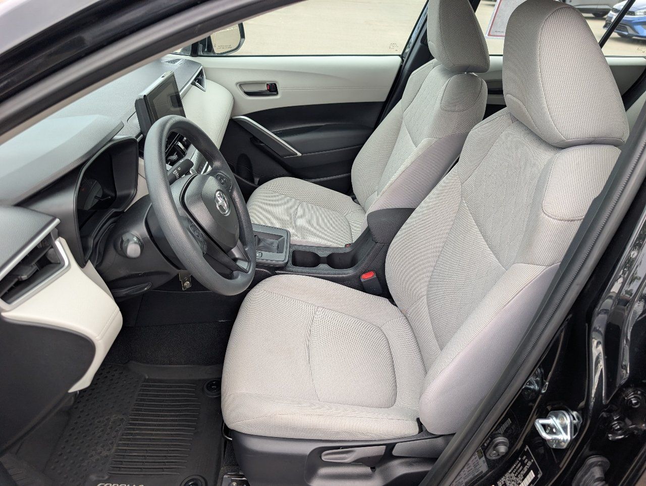 Used 2026 Toyota Corolla Cross L FWD image 2