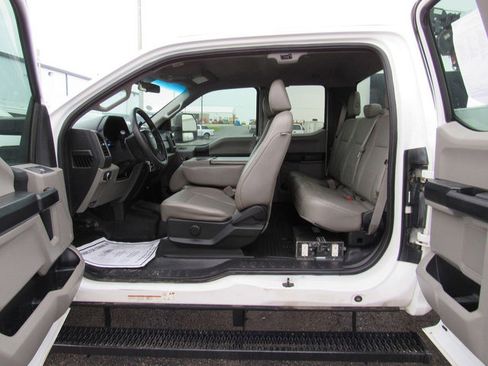 Used 2017 Ford F450 XL w/ Power Equipment Group image 36