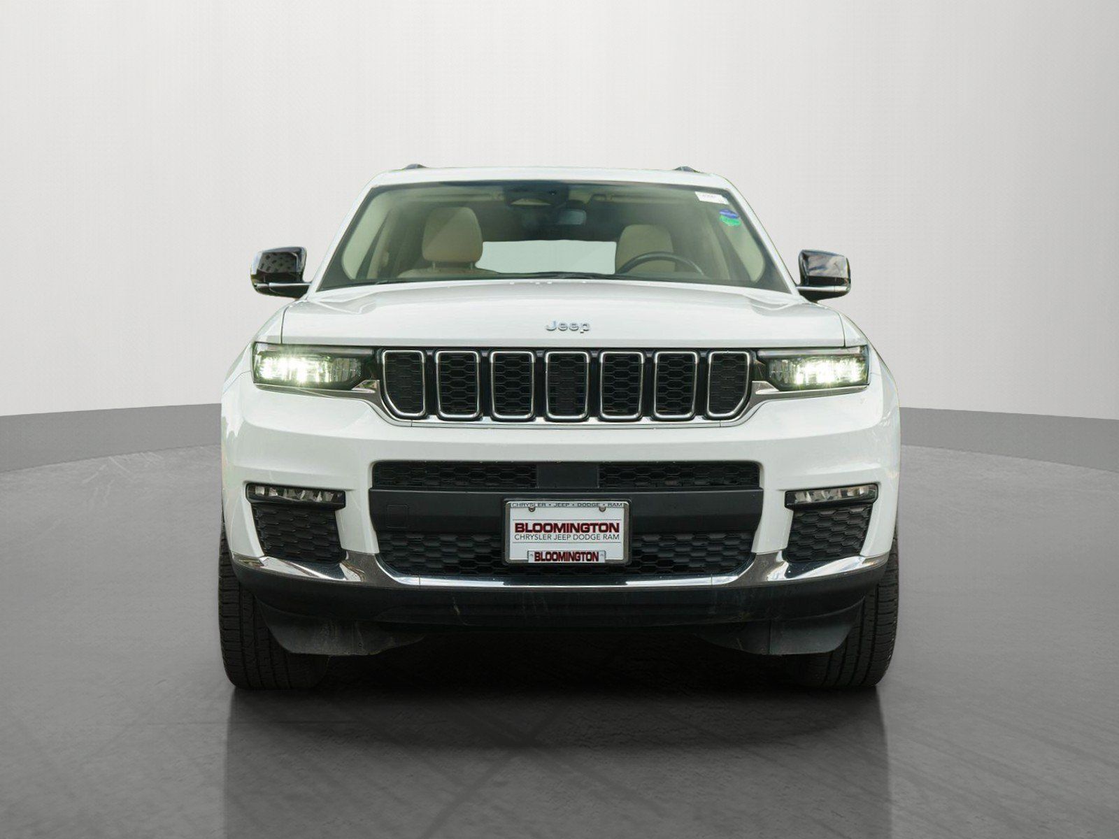 Used 2022 Jeep Grand Cherokee L Limited AWD/4WD image 2