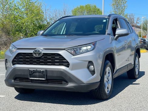 Used 2019 Toyota RAV4 XLE AWD/4WD image 2