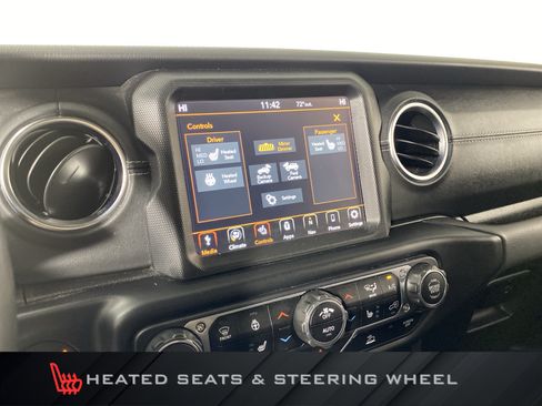 Used 2022 Jeep Wrangler Unlimited Sahara w/ LED Lighting Group AWD/4WD image 6