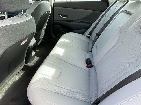 New 2025 Hyundai Elantra Limited image 16