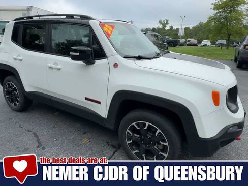 Used 2023 Jeep Renegade Trailhawk AWD/4WD image 2