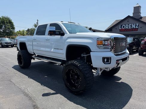 Used 2016 GMC Sierra 2500 Denali w/ Duramax Plus Package AWD/4WD image 7