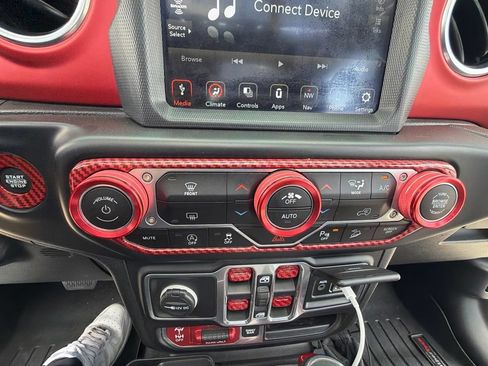 Used 2020 Jeep Wrangler Unlimited Rubicon AWD/4WD image 36