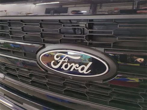 Used 2025 Ford F150 Lariat w/ Equipment Group 501A Mid image 12