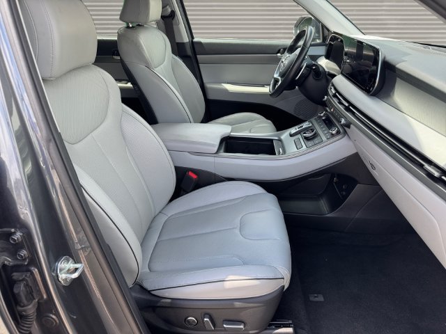 Used 2025 Hyundai Palisade SEL AWD/4WD image 16
