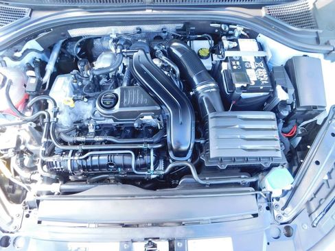 Used 2025 Volkswagen Jetta SE FWD image 33