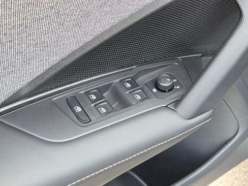 Certified 2025 Volkswagen Tiguan S FWD image 15